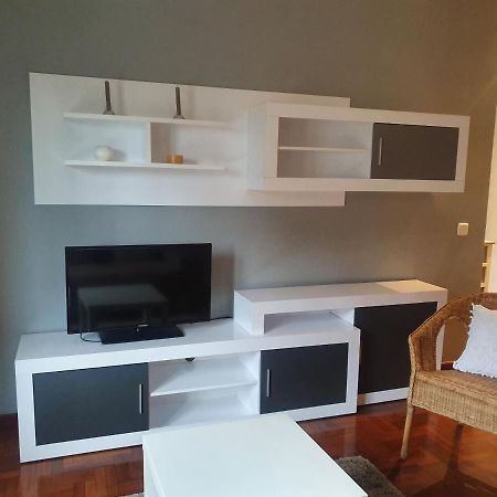 Casco Historico- Vivienda De 2 Habitaciones Con Parking Oviedo Bagian luar foto