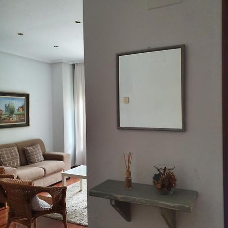 Casco Historico- Vivienda De 2 Habitaciones Con Parking Oviedo Bagian luar foto