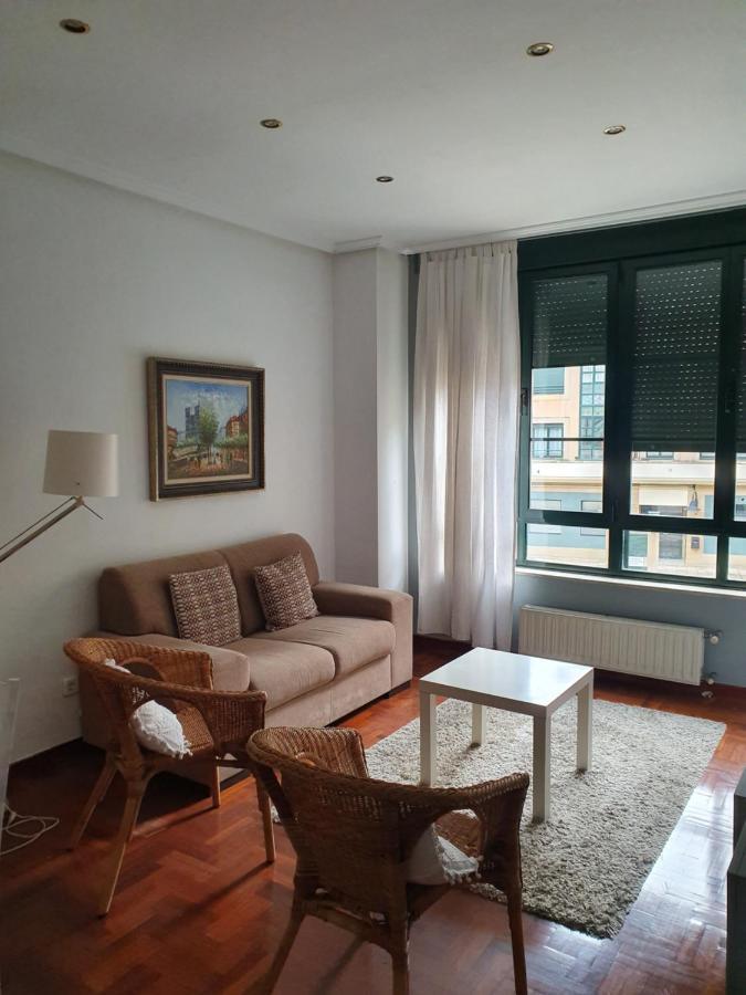 Casco Historico- Vivienda De 2 Habitaciones Con Parking Oviedo Bagian luar foto