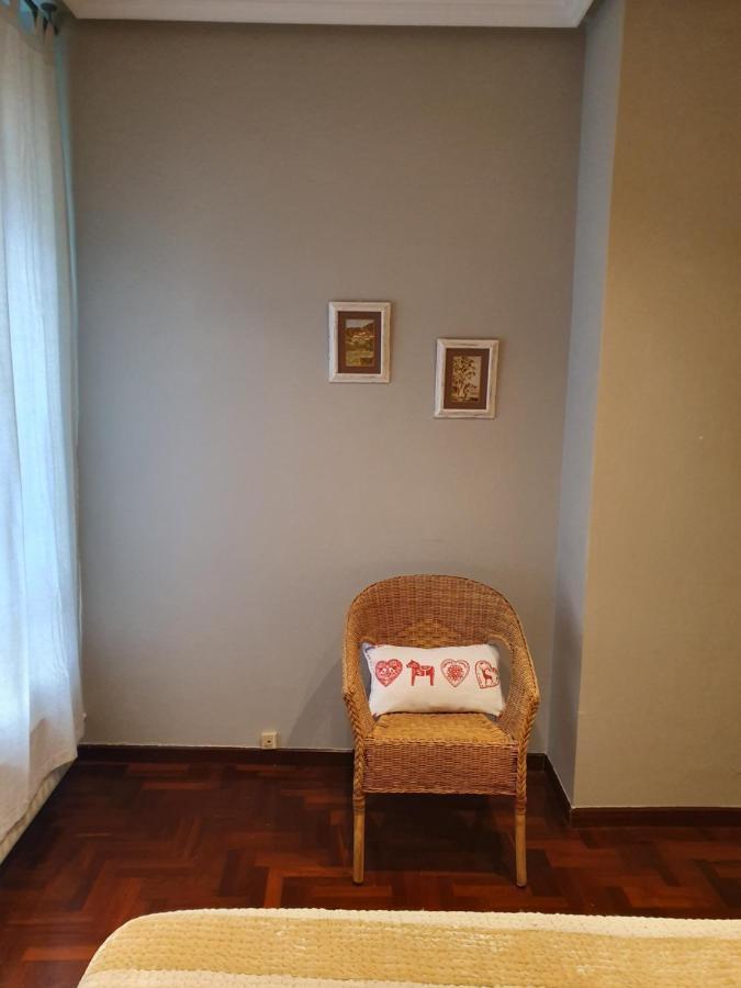 Casco Historico- Vivienda De 2 Habitaciones Con Parking Oviedo Bagian luar foto